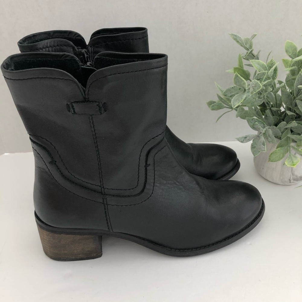Skechers Black Leather Block Low Heel Boots Sz 8.5 - Picture 3 of 9